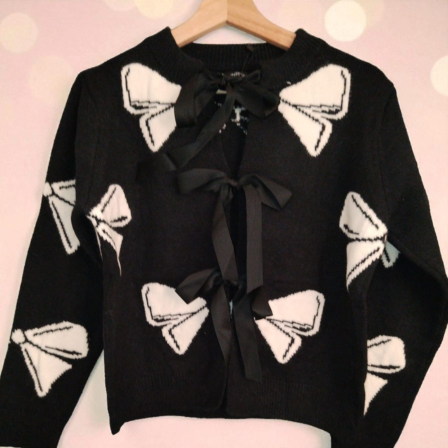 Casaquinho de Malha com Laço de Cetim - 3 Cores Disponíveis