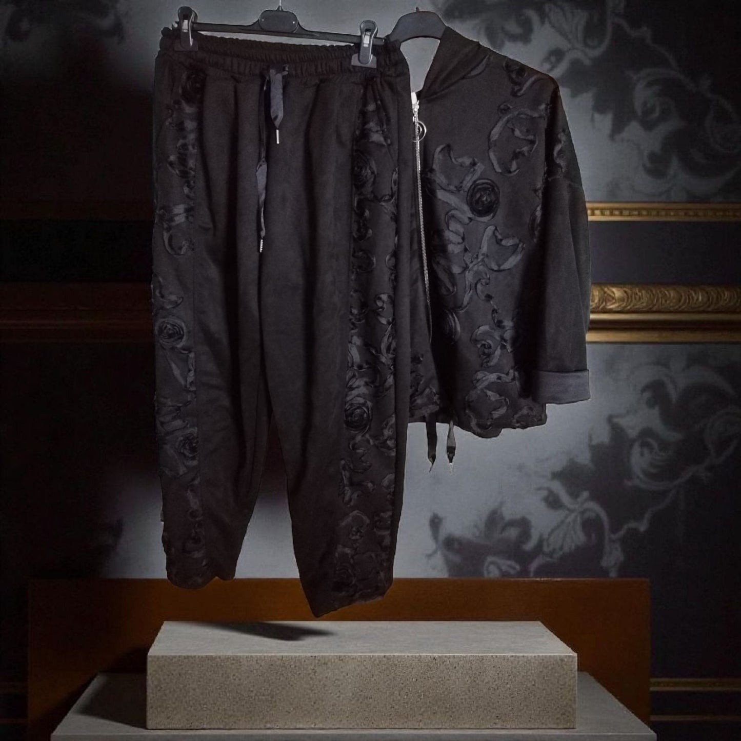 Conjunto Calça e Casaco Pele de Pêssego - Disponível em Preto e Castanho