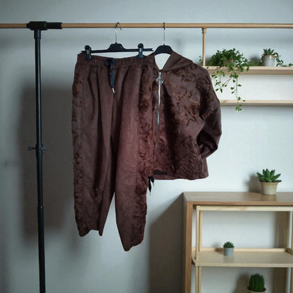 Conjunto Calça e Casaco Pele de Pêssego - Disponível em Preto e Castanho