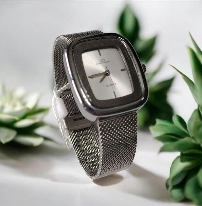Relógio de Pulso com Design Retangular - 2 Cores Disponíveis