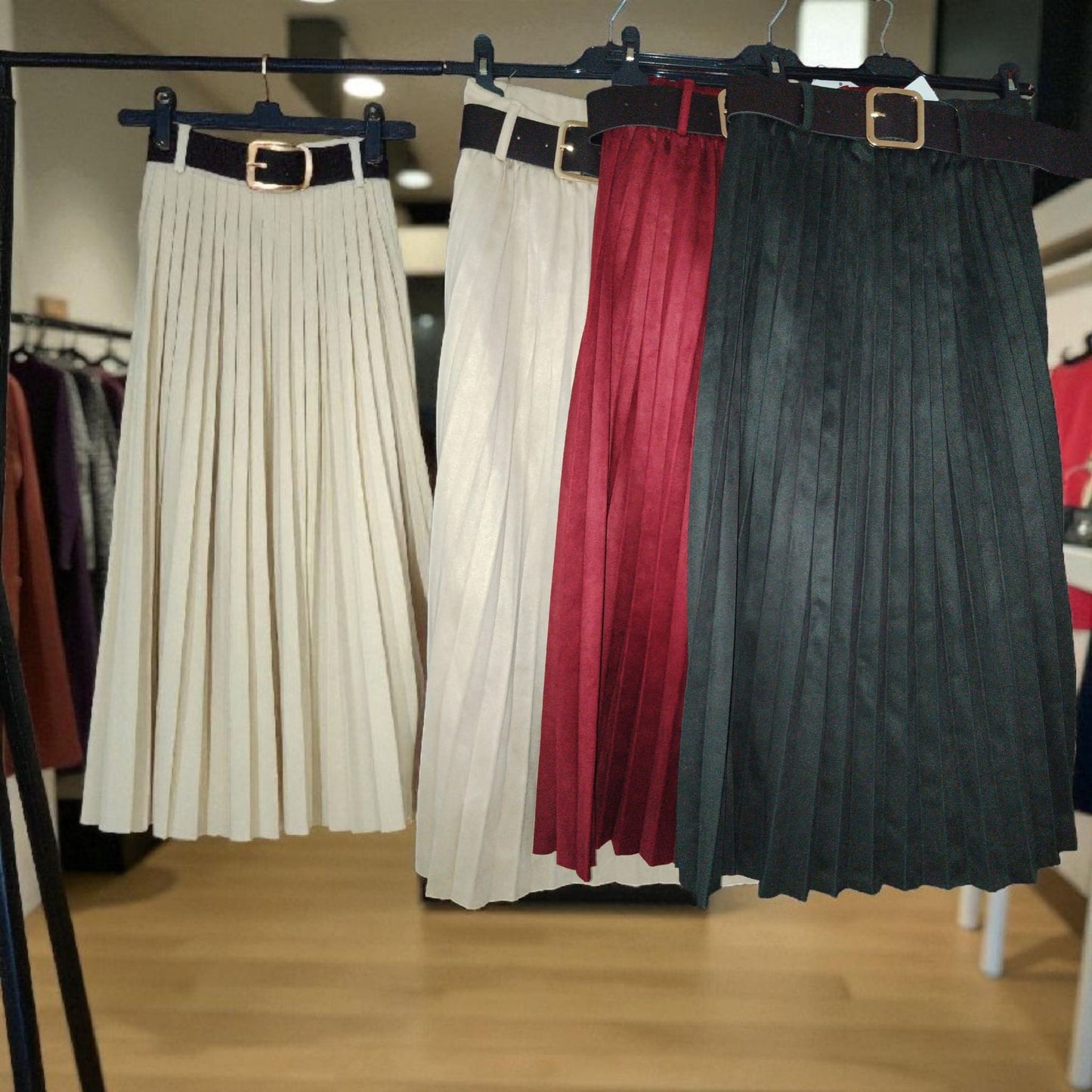 Saia Comprida de Pregas - 3 Cores Disponíveis