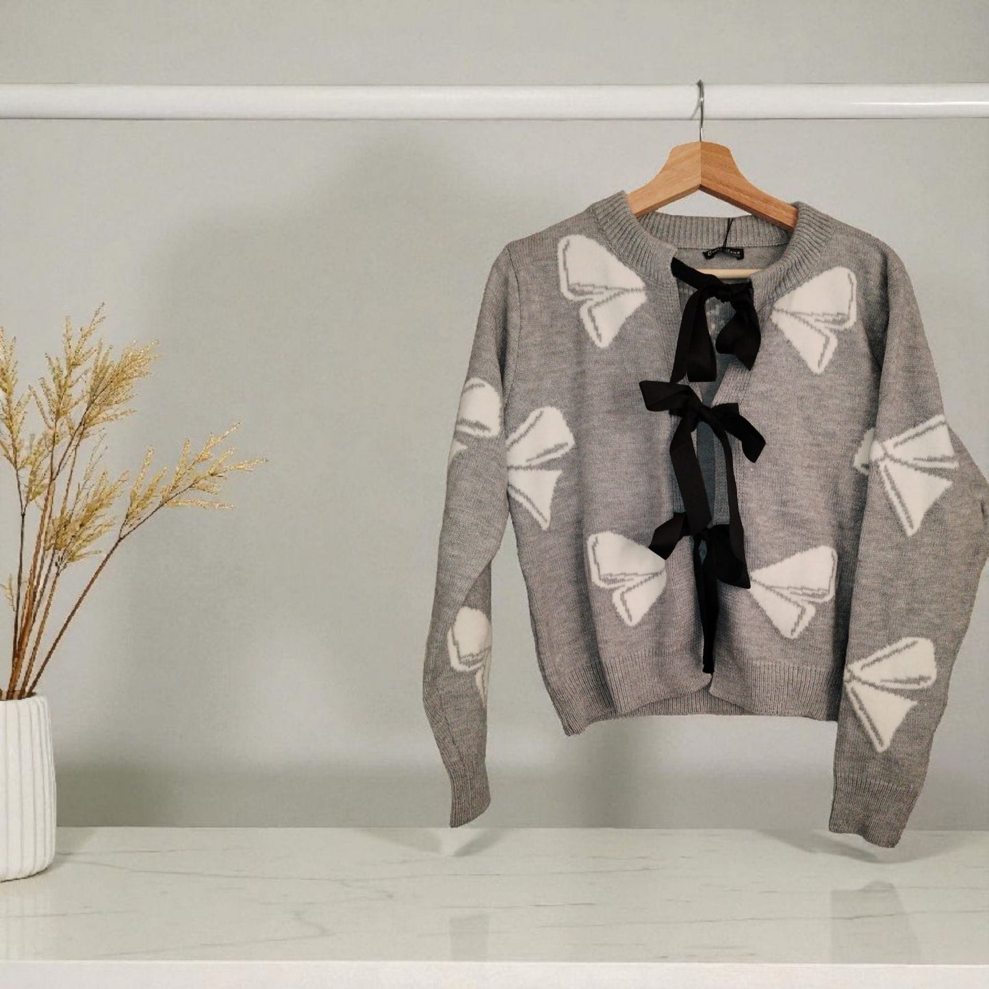 Casaquinho de Malha com Laço de Cetim - 3 Cores Disponíveis