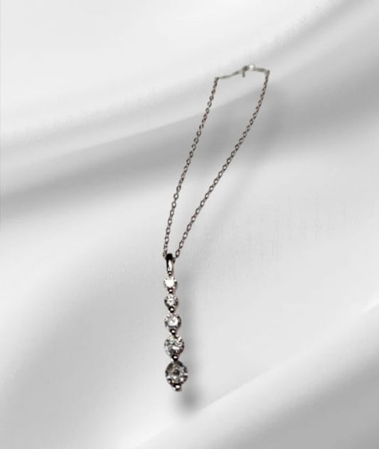 Colar Luxury com 5 Brilhantes