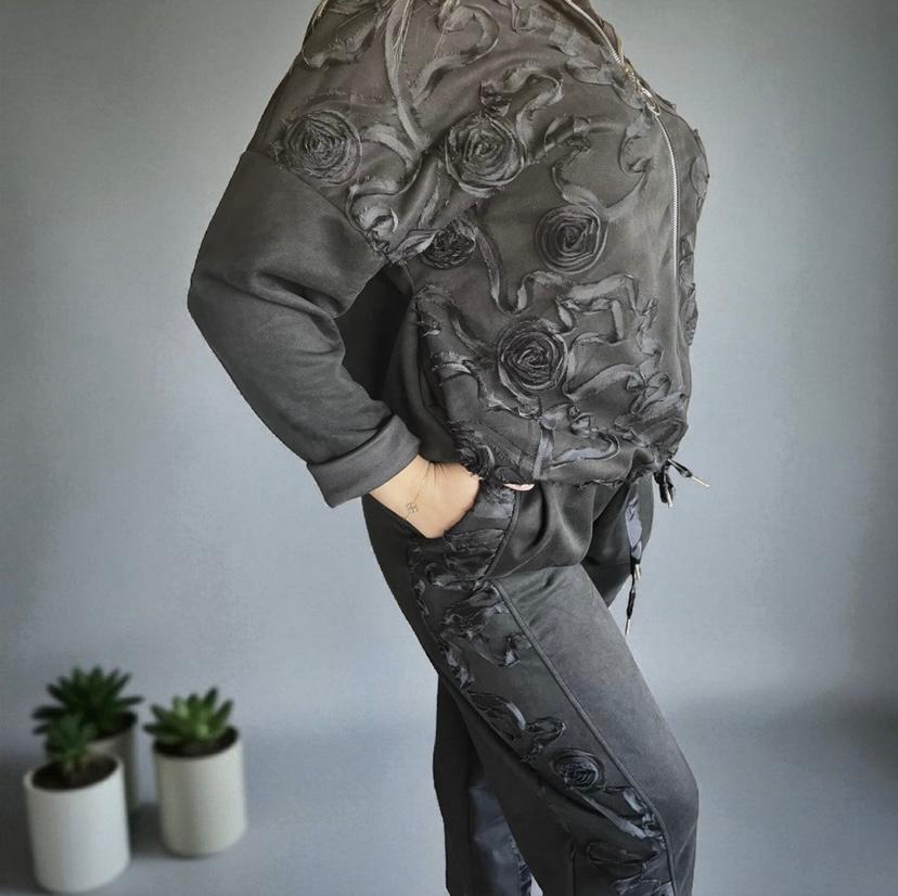 Conjunto Calça e Casaco Pele de Pêssego - Disponível em Preto e Castanho